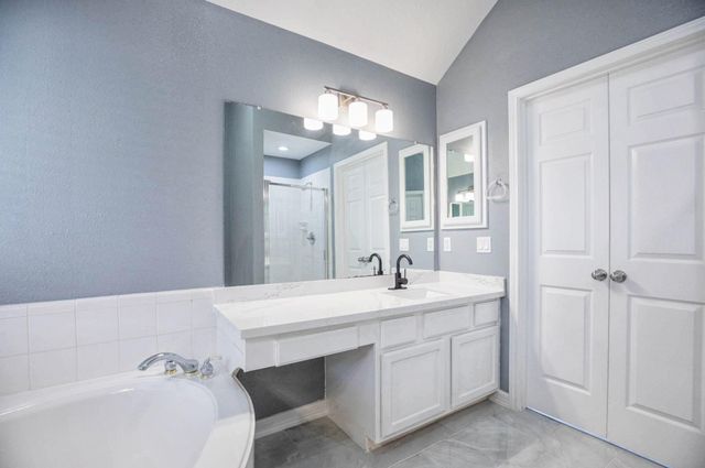 18135 Somerset Knolls, Houston, TX 77094