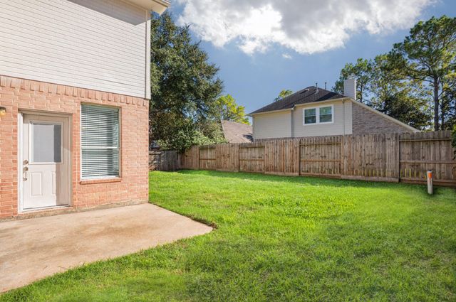18135 Somerset Knolls, Houston, TX 77094
