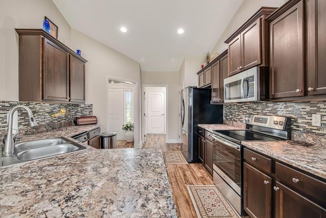 367 SW Grimaldo Terrace, Port St. Lucie, FL 34984