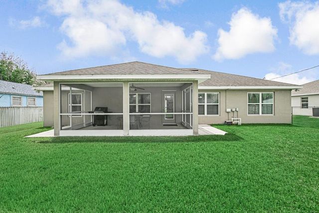 367 SW Grimaldo Terrace, Port St. Lucie, FL 34984