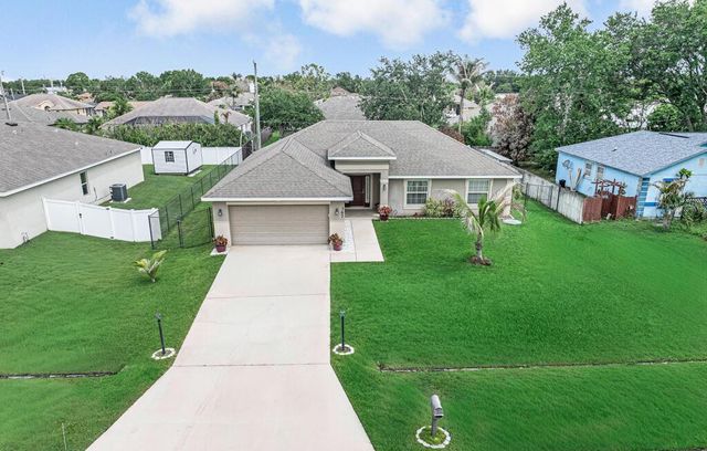 367 SW Grimaldo Terrace, Port St. Lucie, FL 34984