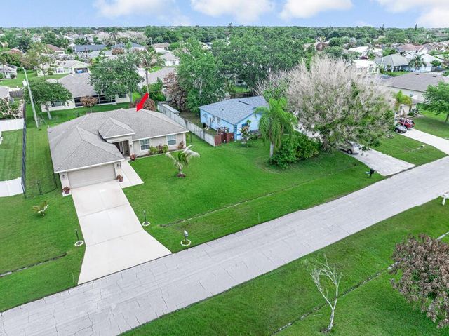 367 SW Grimaldo Terrace, Port St. Lucie, FL 34984