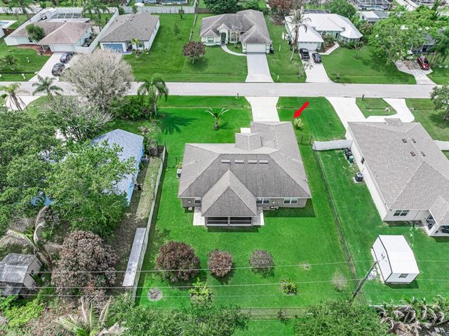 367 SW Grimaldo Terrace, Port St. Lucie, FL 34984