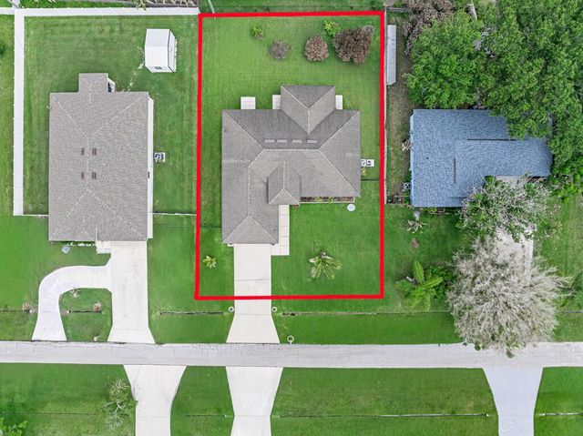 367 SW Grimaldo Terrace, Port St. Lucie, FL 34984