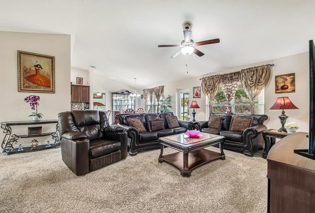 367 SW Grimaldo Terrace, Port St. Lucie, FL 34984