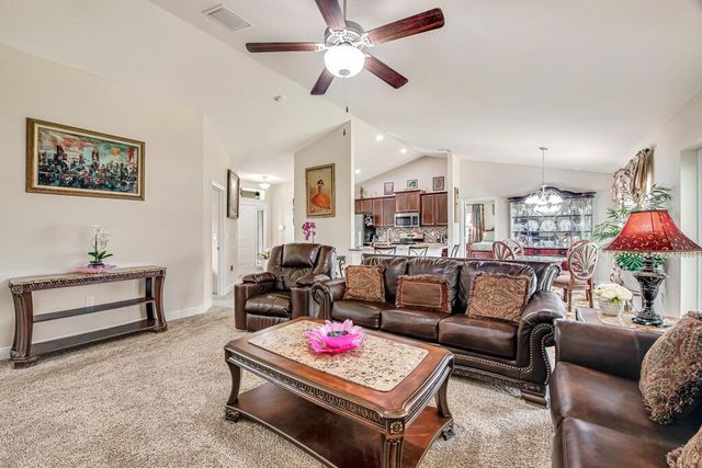 367 SW Grimaldo Terrace, Port St. Lucie, FL 34984