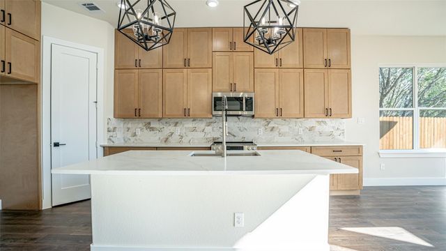 5702 Barkridge Drive, Granbury, TX 76048