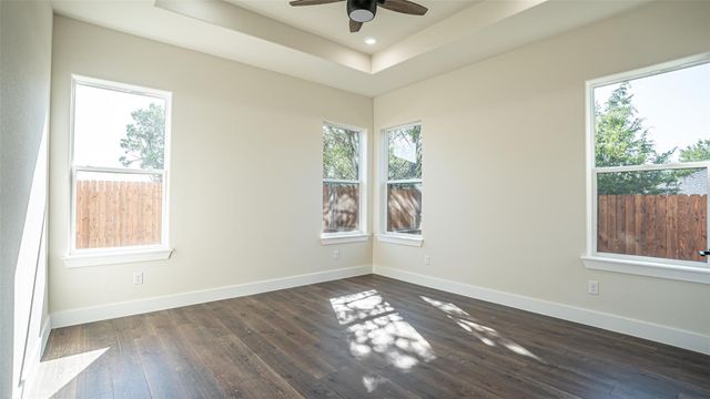 5702 Barkridge Drive, Granbury, TX 76048