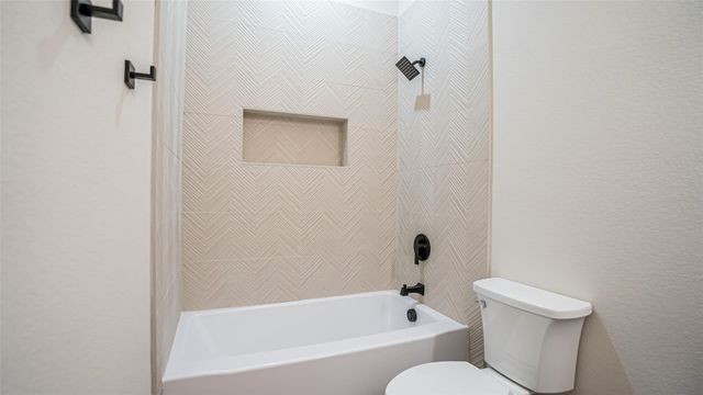 5702 Barkridge Drive, Granbury, TX 76048