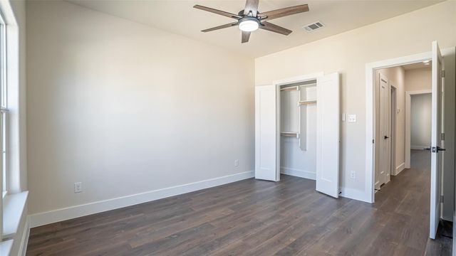 5702 Barkridge Drive, Granbury, TX 76048