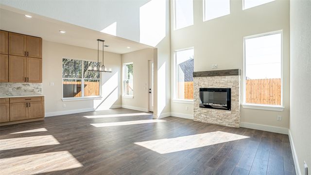 5702 Barkridge Drive, Granbury, TX 76048