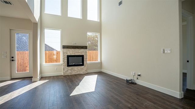 5702 Barkridge Drive, Granbury, TX 76048