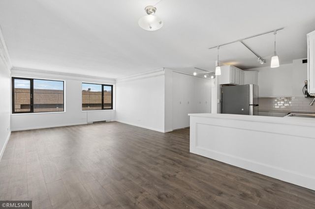 19 1st Street S B908, Minneapolis, MN 55401