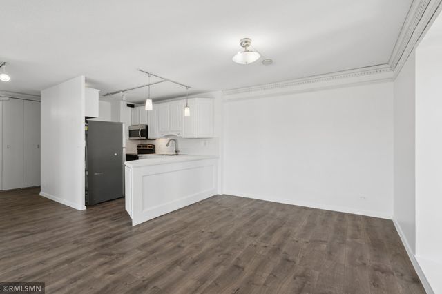 19 1st Street S B908, Minneapolis, MN 55401