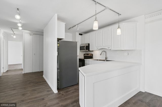 19 1st Street S B908, Minneapolis, MN 55401
