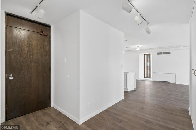 19 1st Street S B908, Minneapolis, MN 55401
