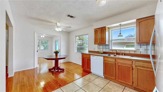 5233 52ND WAY N, St Petersburg, FL 33709