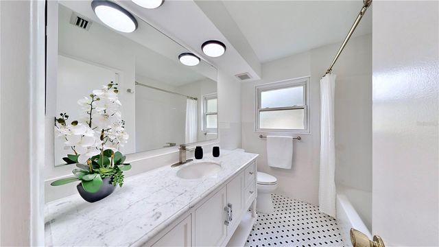 5233 52ND WAY N, St Petersburg, FL 33709