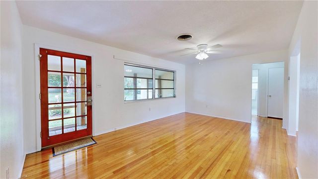 5233 52ND WAY N, St Petersburg, FL 33709
