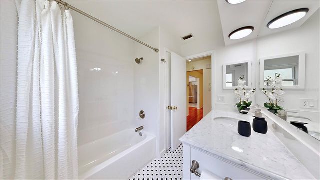 5233 52ND WAY N, St Petersburg, FL 33709