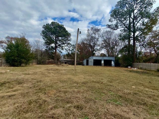 503 S Oak Street, Hallsville, TX 75650