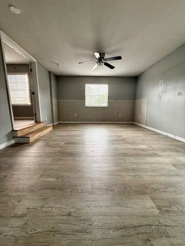 503 S Oak Street, Hallsville, TX 75650