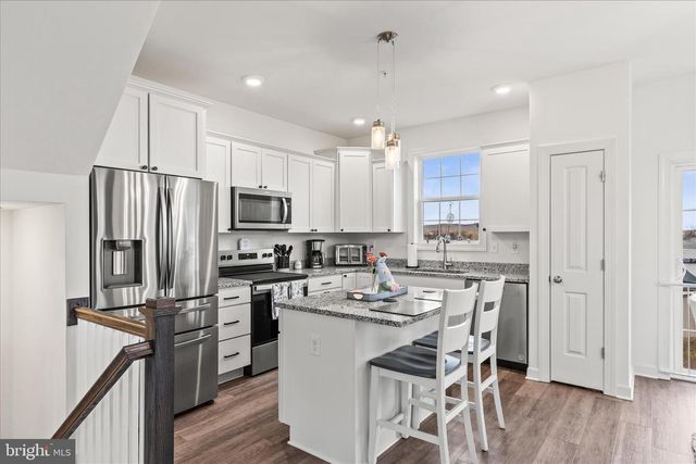 101 OVERLOOK DR, Hanover, PA 17331