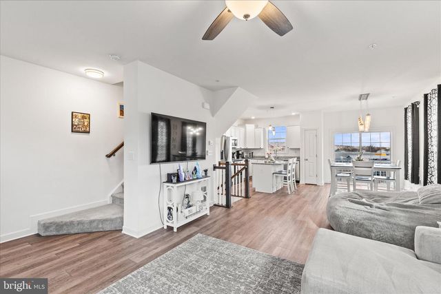 101 OVERLOOK DR, Hanover, PA 17331
