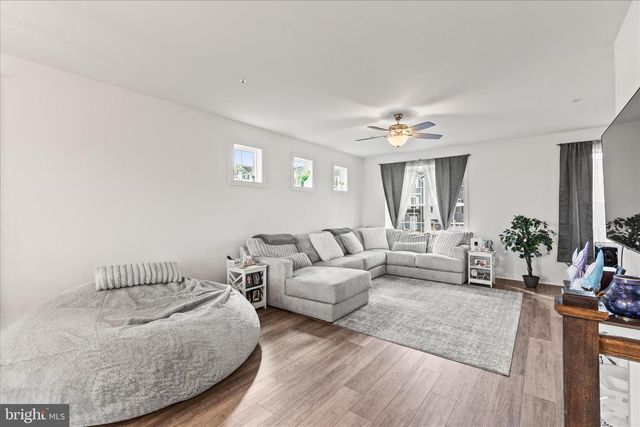 101 OVERLOOK DR, Hanover, PA 17331