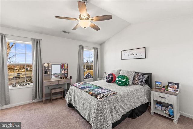 101 OVERLOOK DR, Hanover, PA 17331