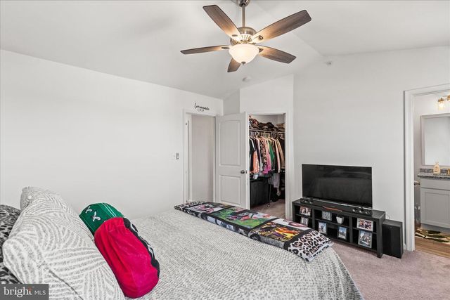 101 OVERLOOK DR, Hanover, PA 17331