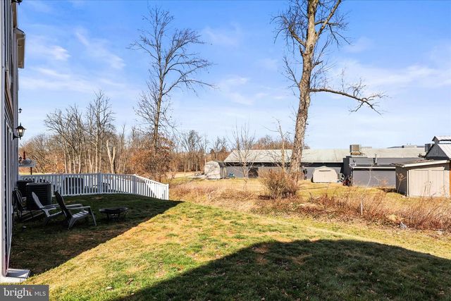 101 OVERLOOK DR, Hanover, PA 17331