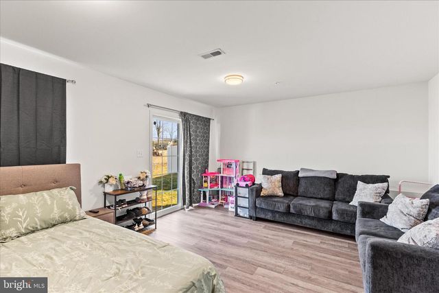 101 OVERLOOK DR, Hanover, PA 17331