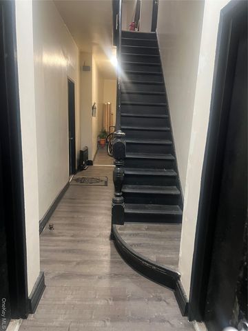 273 W Lincoln Avenue, Mount Vernon, NY 10550