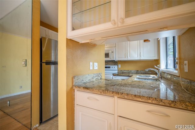 1649 Waikahalulu Lane C12, Honolulu, HI 96817