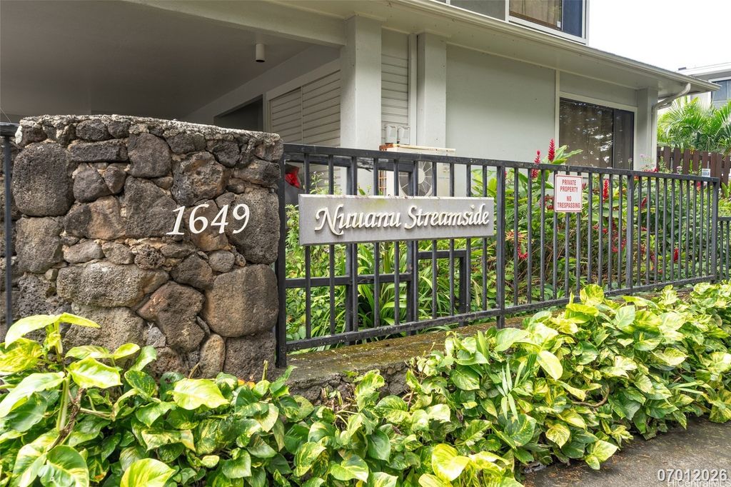 1649 Waikahalulu Lane C12, Honolulu, HI 96817