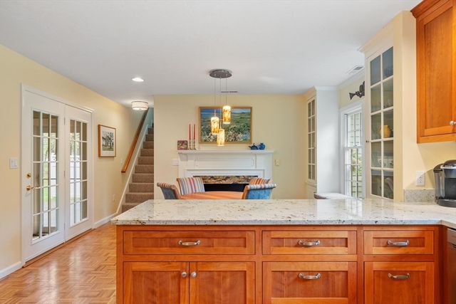 36 Pickman Dr, Bedford, MA 01730