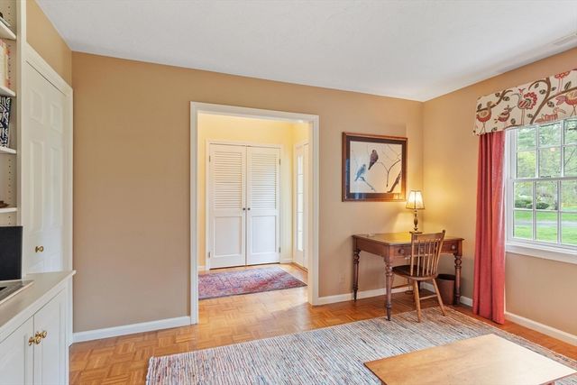 36 Pickman Dr, Bedford, MA 01730