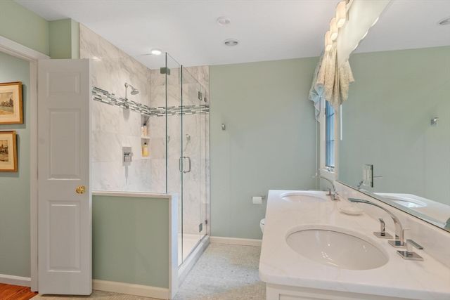 36 Pickman Dr, Bedford, MA 01730