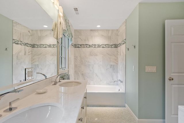 36 Pickman Dr, Bedford, MA 01730
