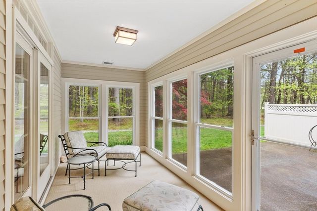 36 Pickman Dr, Bedford, MA 01730