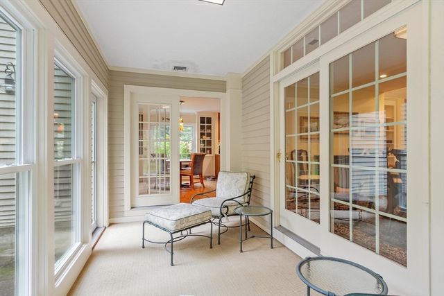 36 Pickman Dr, Bedford, MA 01730