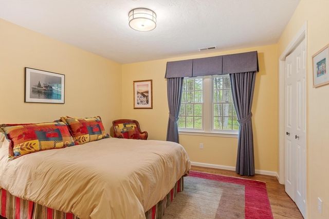 36 Pickman Dr, Bedford, MA 01730