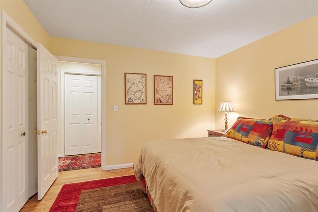 36 Pickman Dr, Bedford, MA 01730
