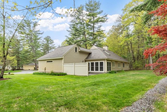 36 Pickman Dr, Bedford, MA 01730