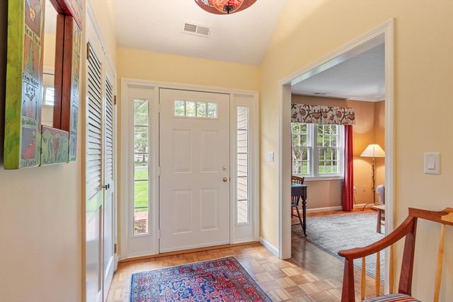 36 Pickman Dr, Bedford, MA 01730