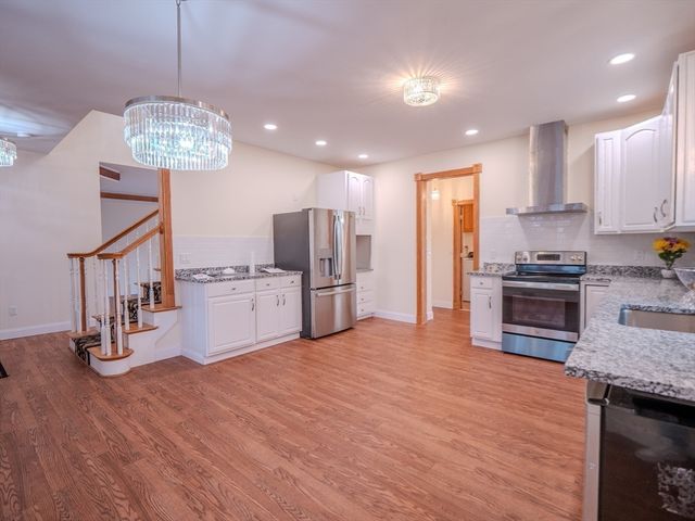 33 Lakeside Dr, Shrewsbury, MA 01545
