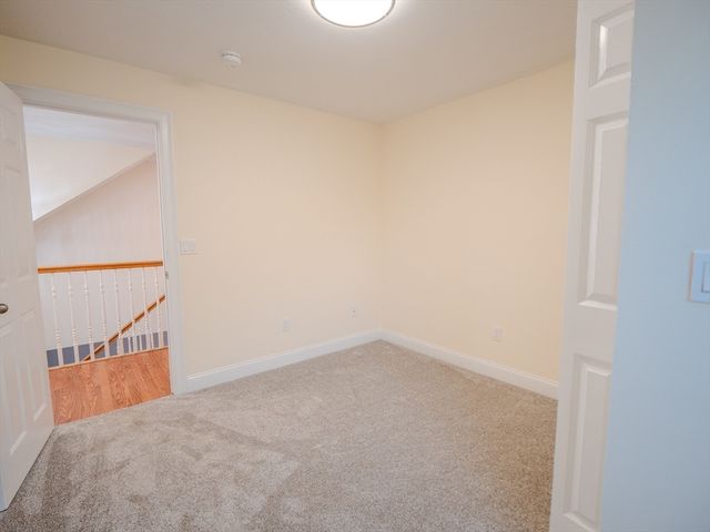 33 Lakeside Dr, Shrewsbury, MA 01545