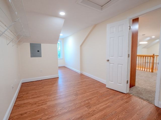 33 Lakeside Dr, Shrewsbury, MA 01545