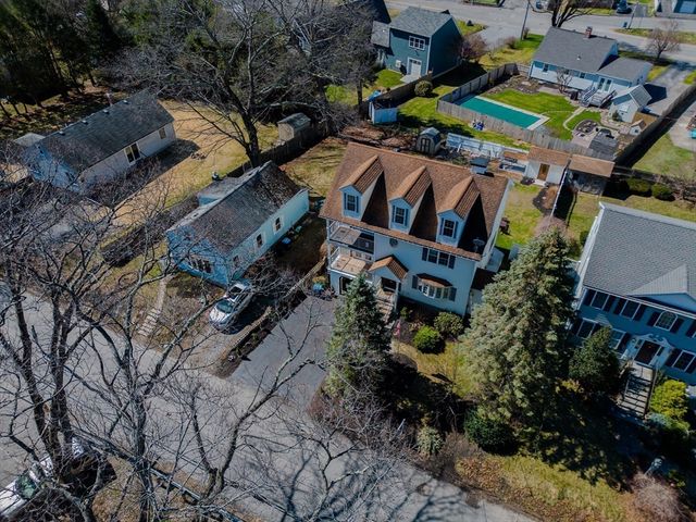 33 Lakeside Dr, Shrewsbury, MA 01545